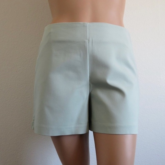 MAURICES Jeans Trouser Casual Shorts Mint Green Plus Size 17/18 NWT - Picture 2 of 2